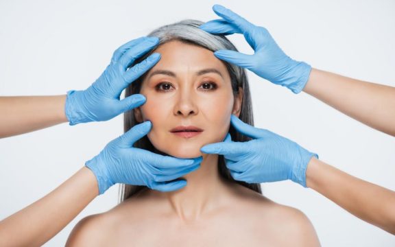 Corrige los párpados caídos con la blefaroplastia